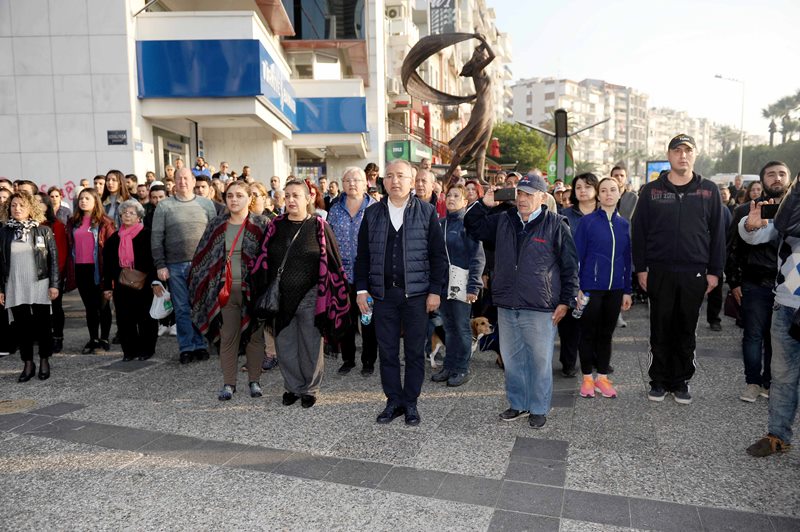 İzmir'de hayat durdu