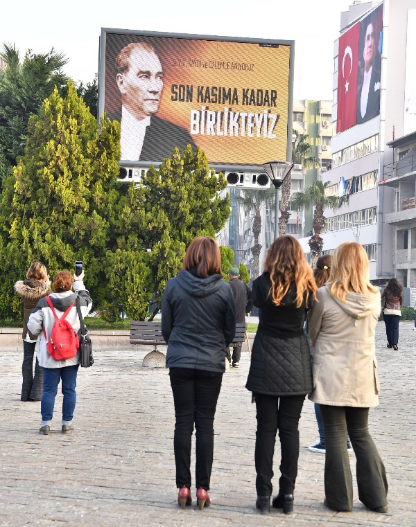 İzmir'de hayat durdu