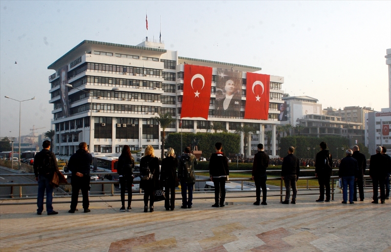 İzmir'de hayat durdu