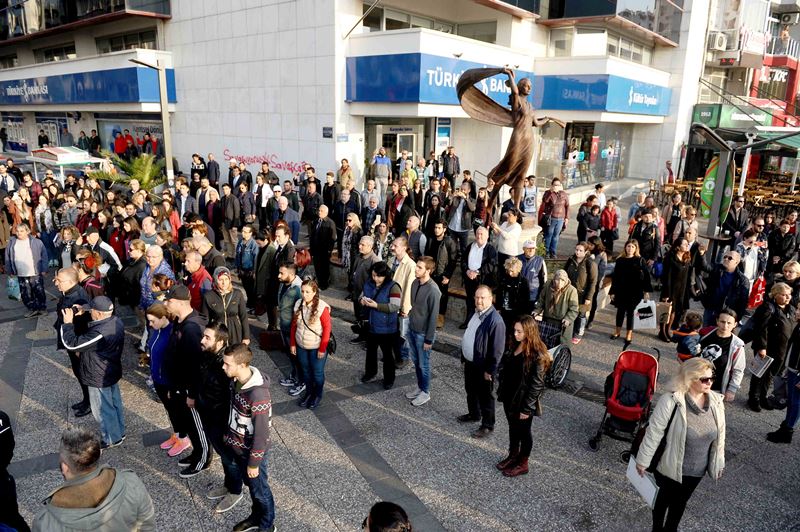İzmir'de hayat durdu