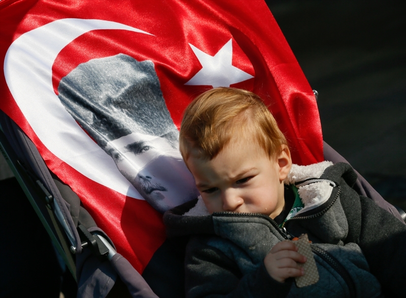 İzmirliler 10. Ata'ya Saygı Yürüyüşü'nde buluştu