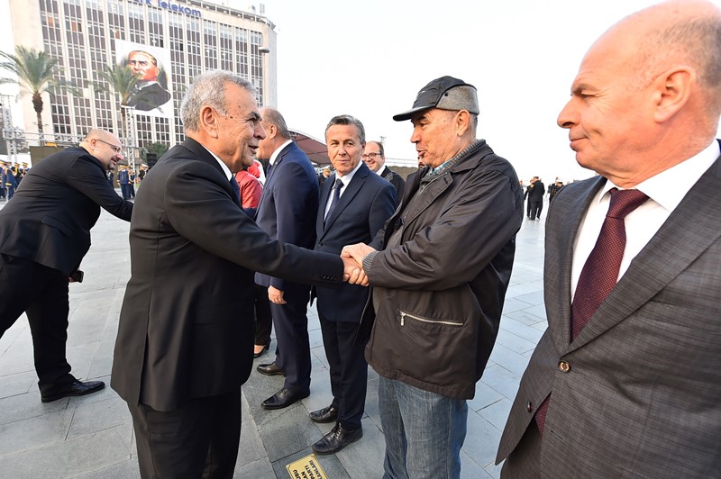 İzmir'de hayat durdu