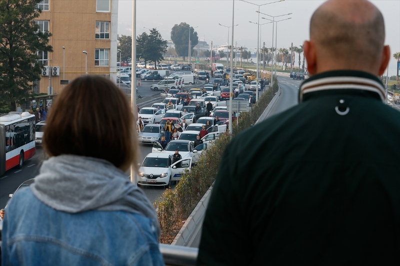 İzmir'de hayat durdu