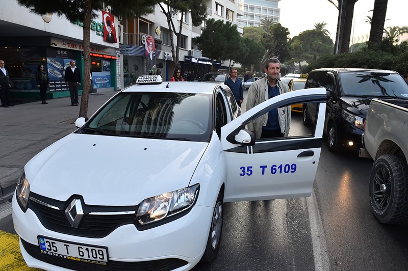 İzmir'de hayat durdu