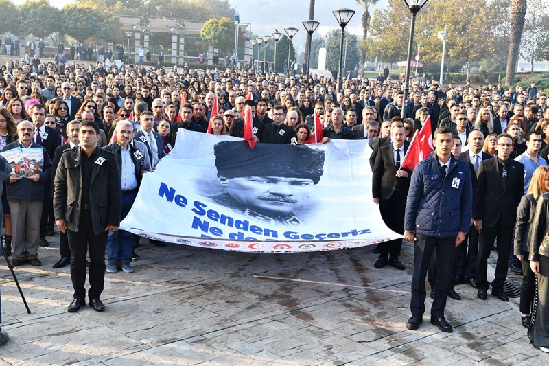 İzmir'de hayat durdu
