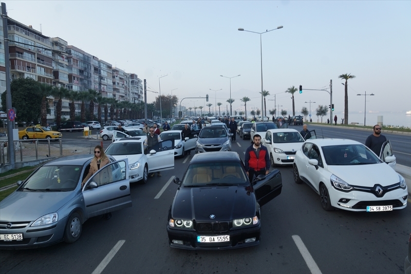 İzmir'de hayat durdu