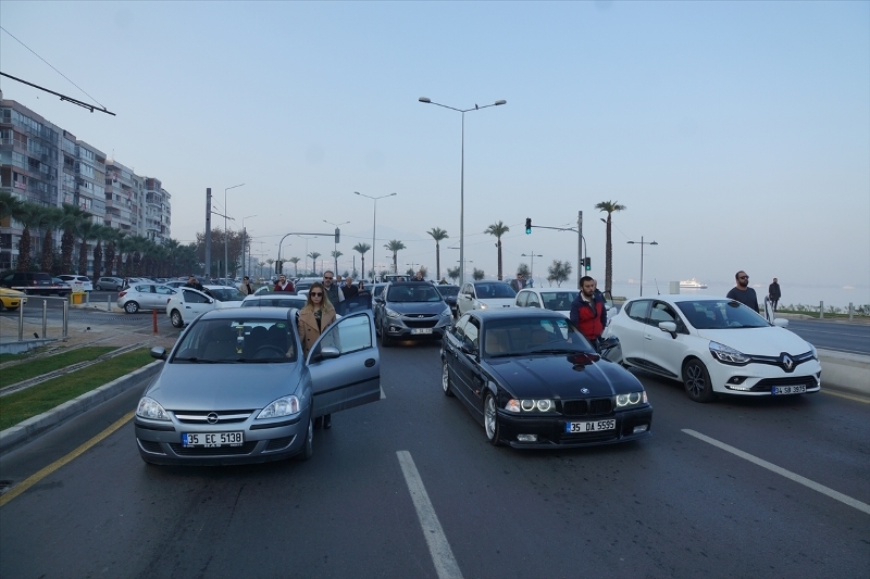 İzmir'de hayat durdu
