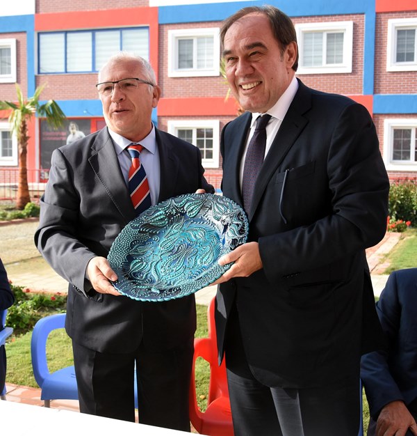 Yıldırım Demirören'den Altınordu'ya ziyaret