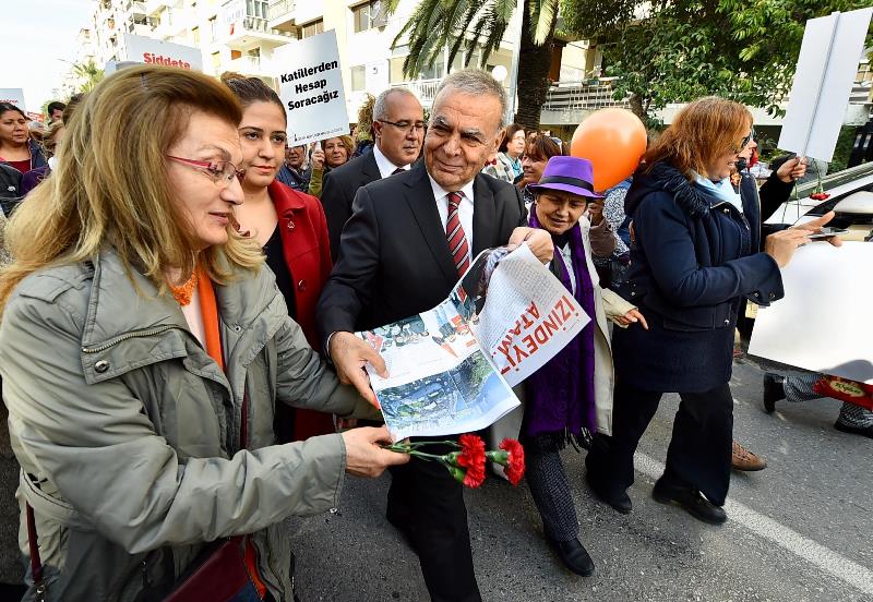 İzmirli kadınlar 'şiddete hayır' dedi