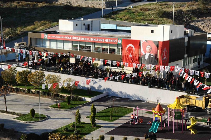 Karşıyaka'da engelleri aşan merkez açıldı
