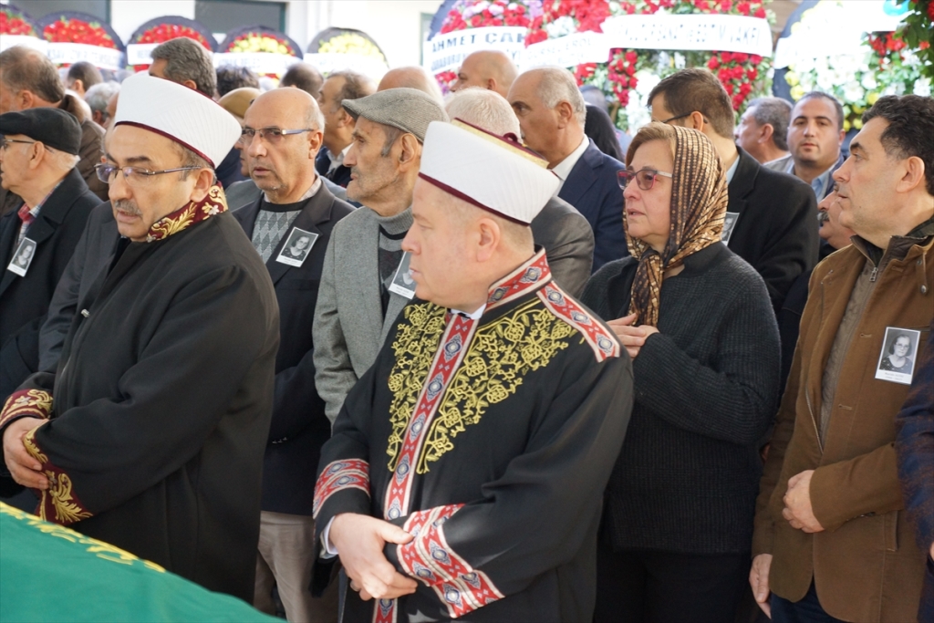 Başkan Pekdaş'ın anne acısı