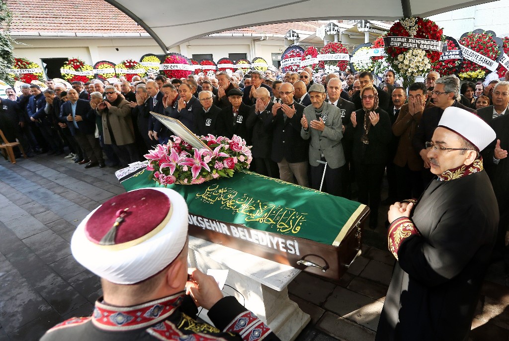 Başkan Pekdaş'ın anne acısı