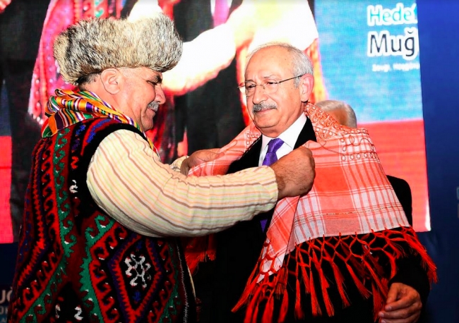 Kılıçdaroğlu, Muğla'da muhtarlarla buluştu