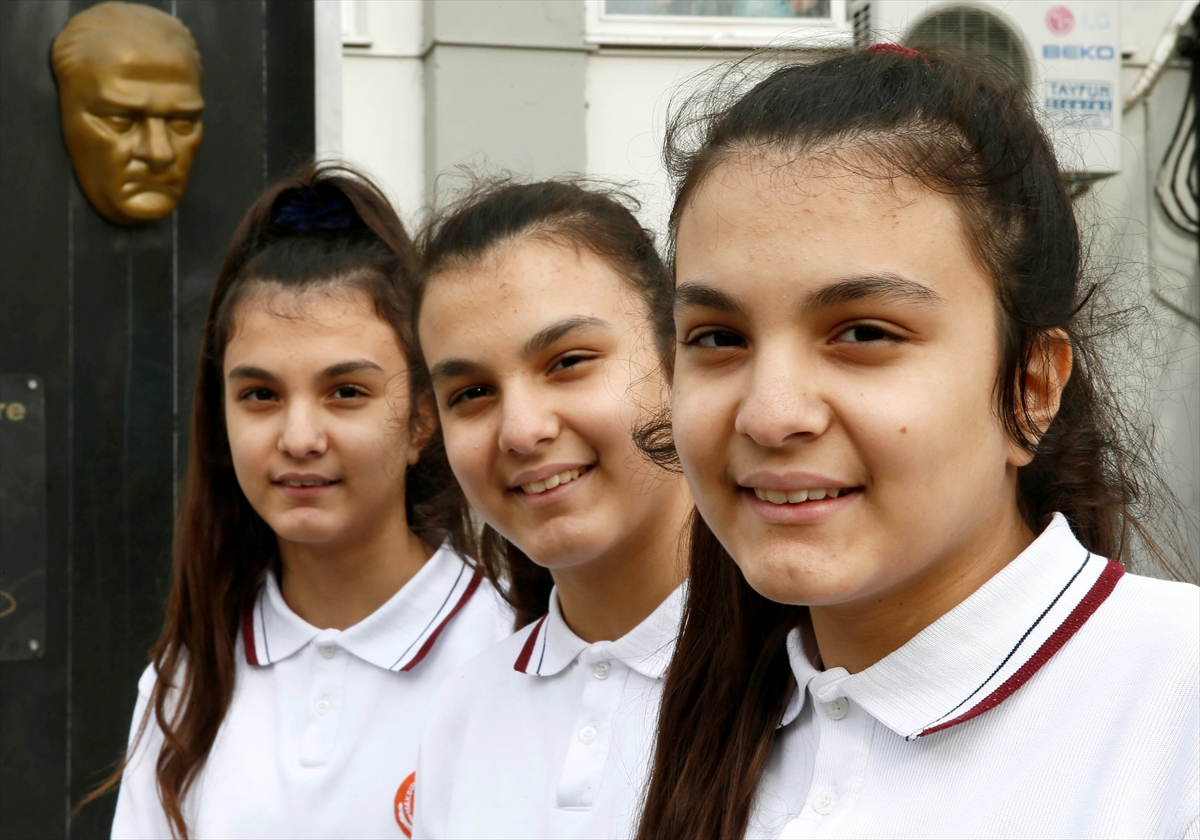 İzmir'de bu okulda 33 ikiz ve 1 üçüz var