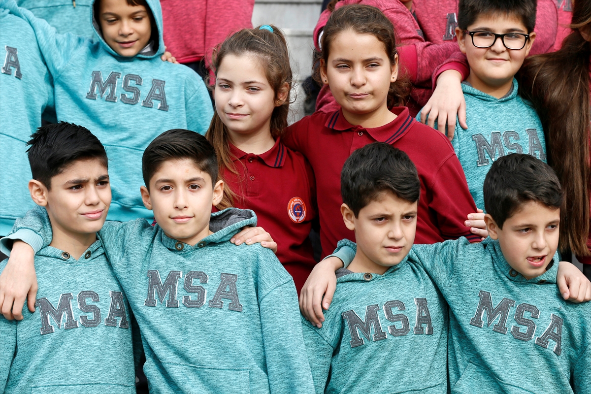 İzmir'de bu okulda 33 ikiz ve 1 üçüz var