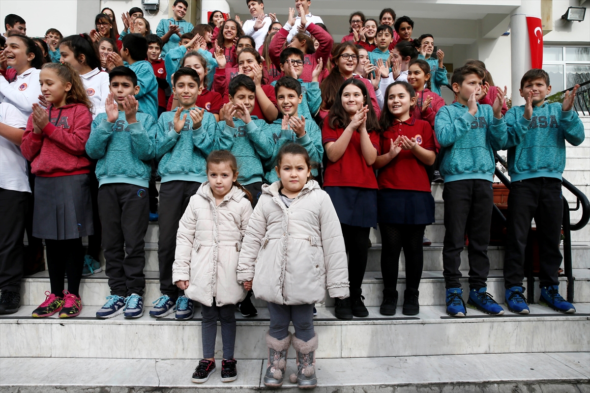 İzmir'de bu okulda 33 ikiz ve 1 üçüz var