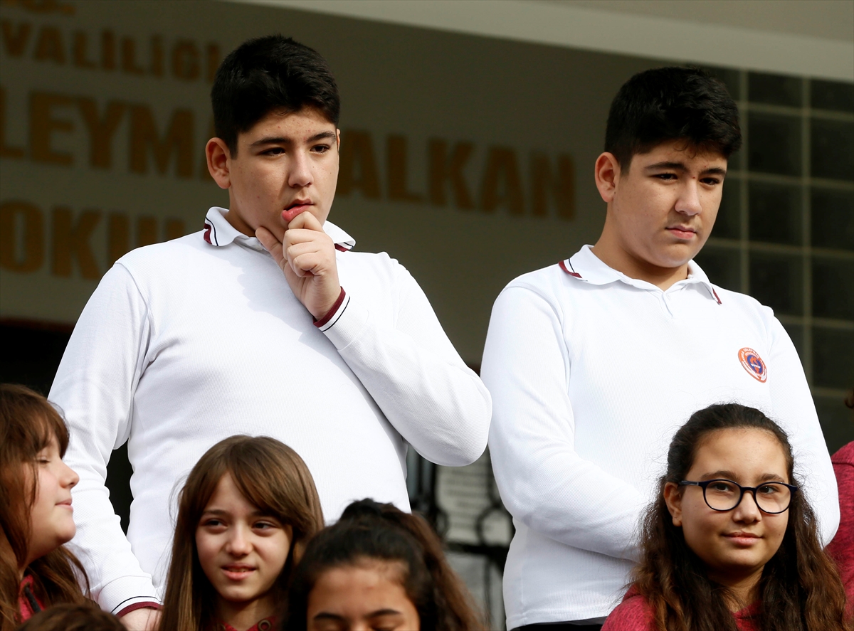 İzmir'de bu okulda 33 ikiz ve 1 üçüz var