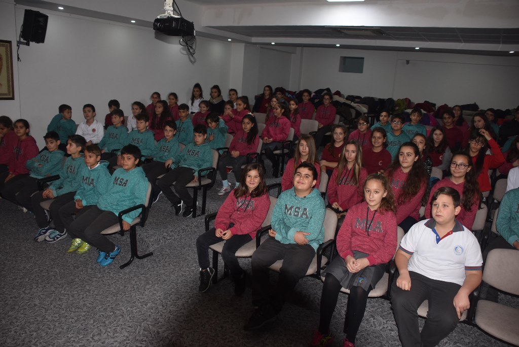 İzmir'de bu okulda 33 ikiz ve 1 üçüz var