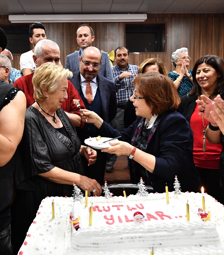 Huzurevi'nde coşkulu yılbaşı