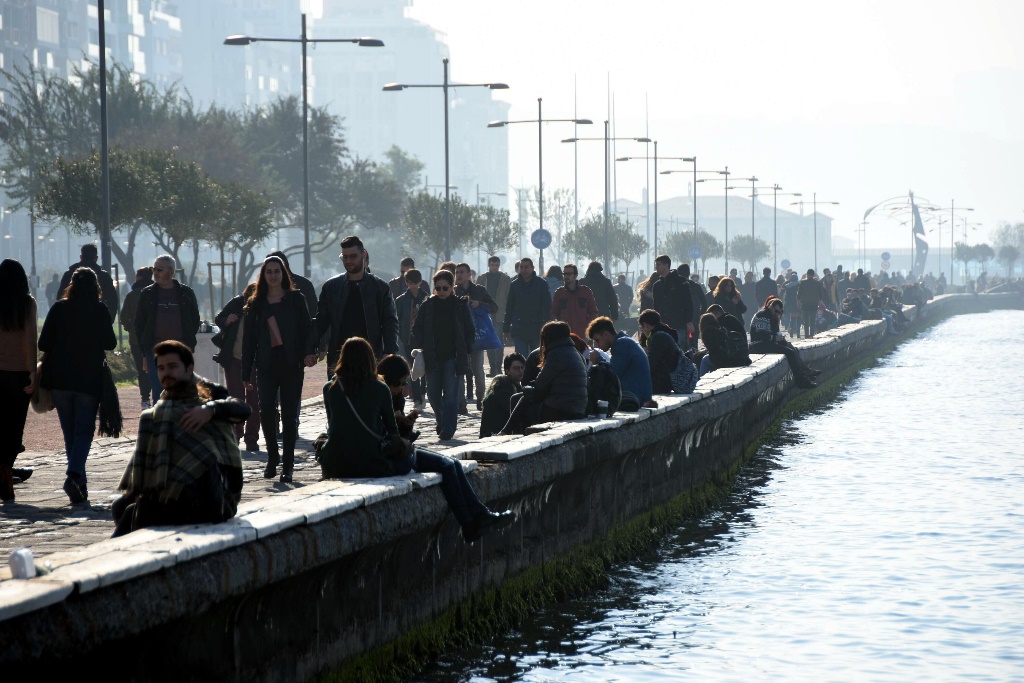 İzmirliler yeni yılı güneşli havayla karşıladı
