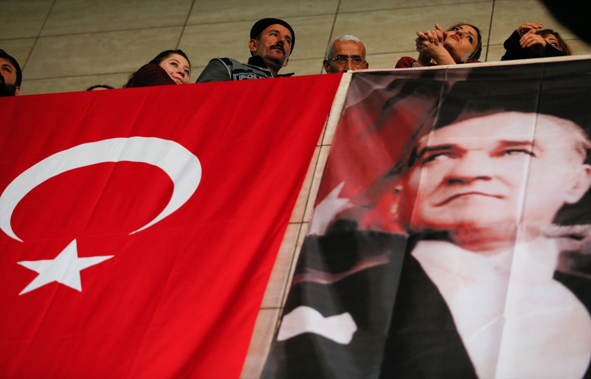 İzmir şehitleri anılıyor