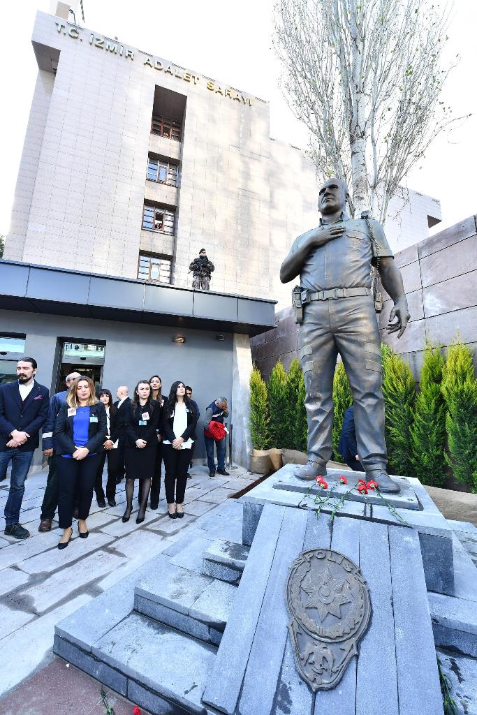İzmir şehitleri anılıyor