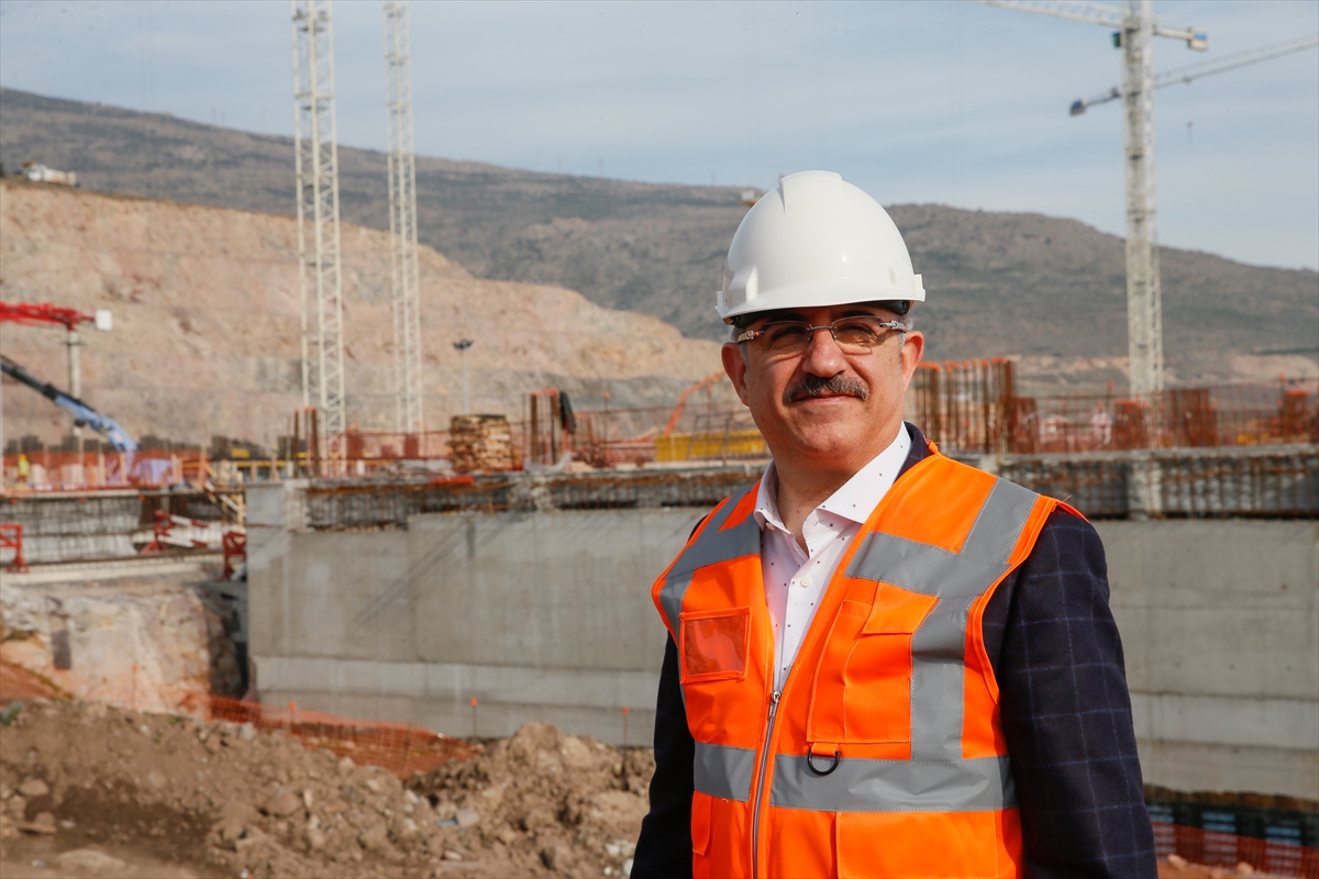 İzmir'in sağlık kampüsü yükseliyor!