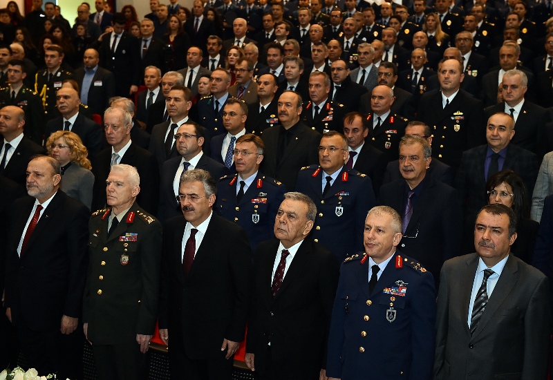 İzmir'de Devlet Övünç Madalyası töreni