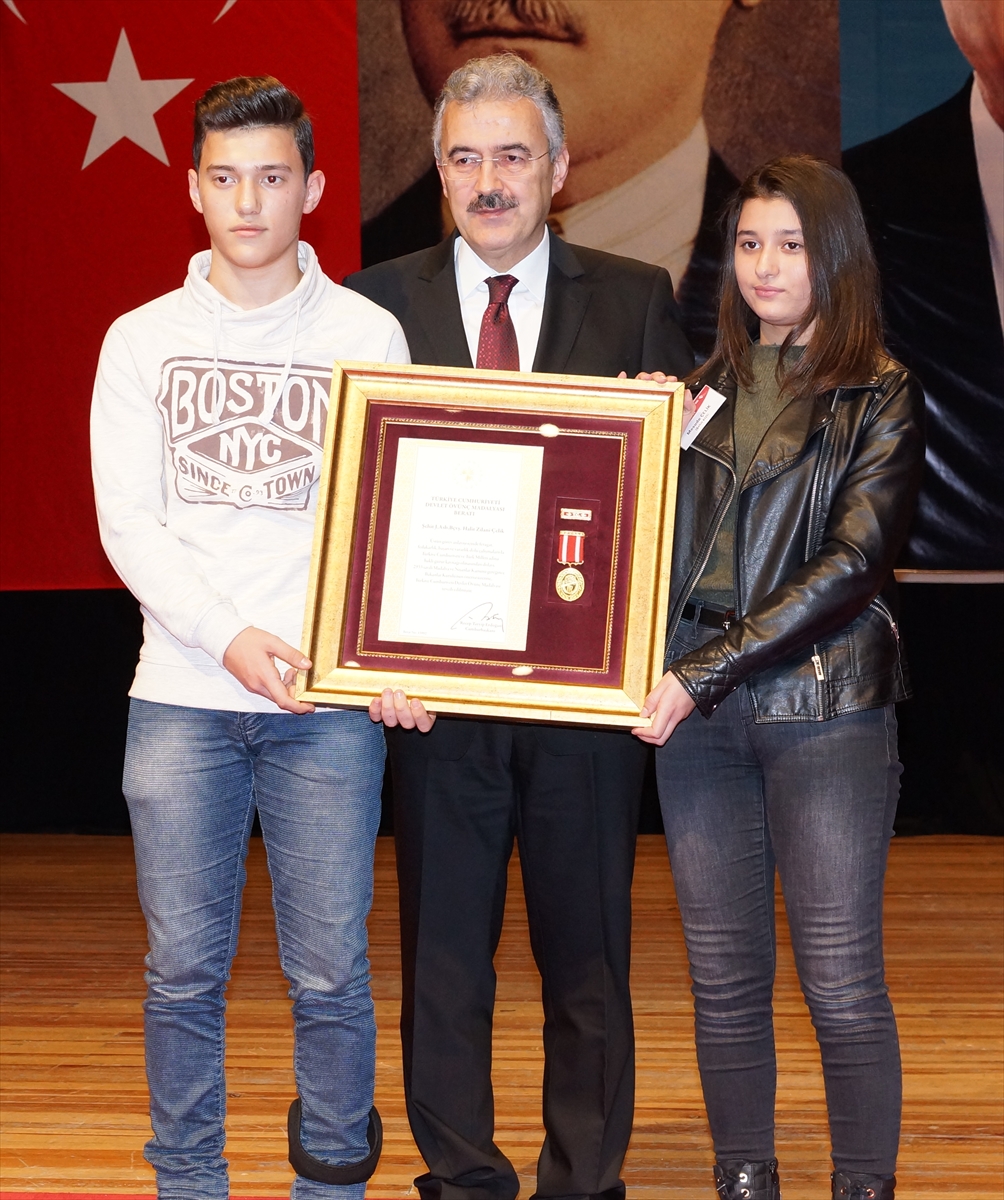 İzmir'de Devlet Övünç Madalyası töreni