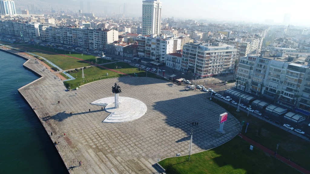 İzmir'de hayat normale döndü