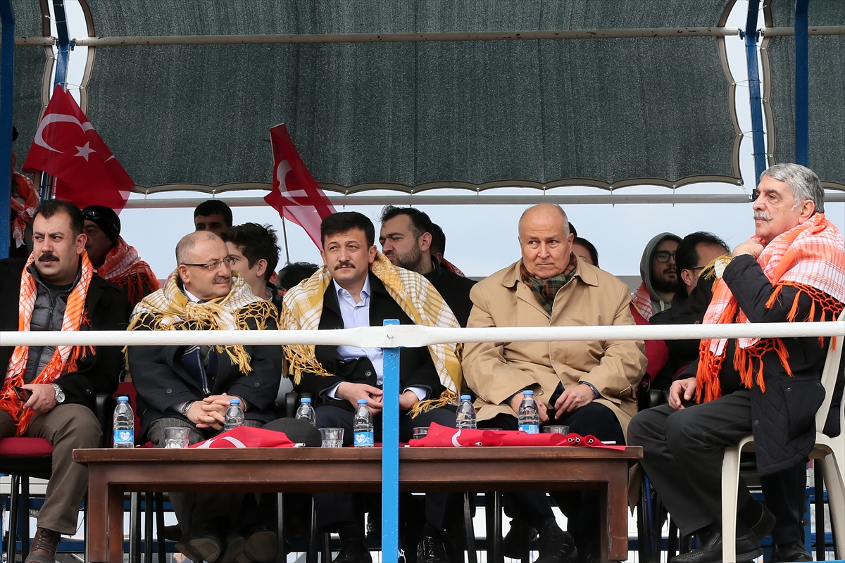 Selçuk'ta büyük şölen: Deve güreşlerinin Kırkpınar'ı!
