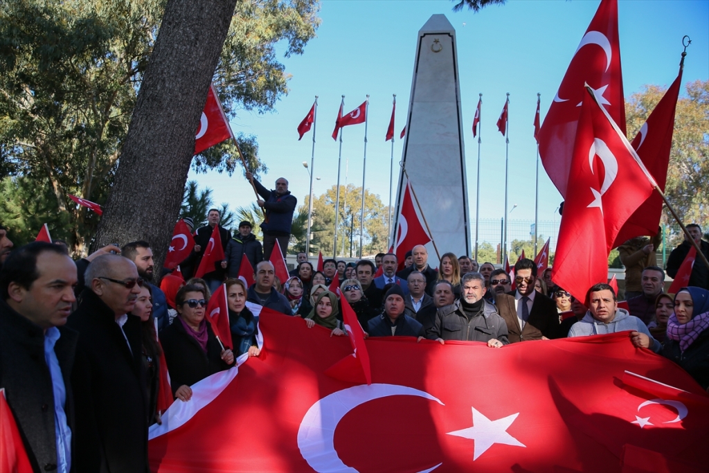 İzmir'de 'Zeytin Dalı Harekatı'na destek yürüyüşü