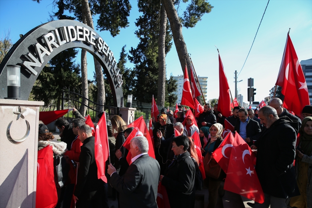 İzmir'de 'Zeytin Dalı Harekatı'na destek yürüyüşü