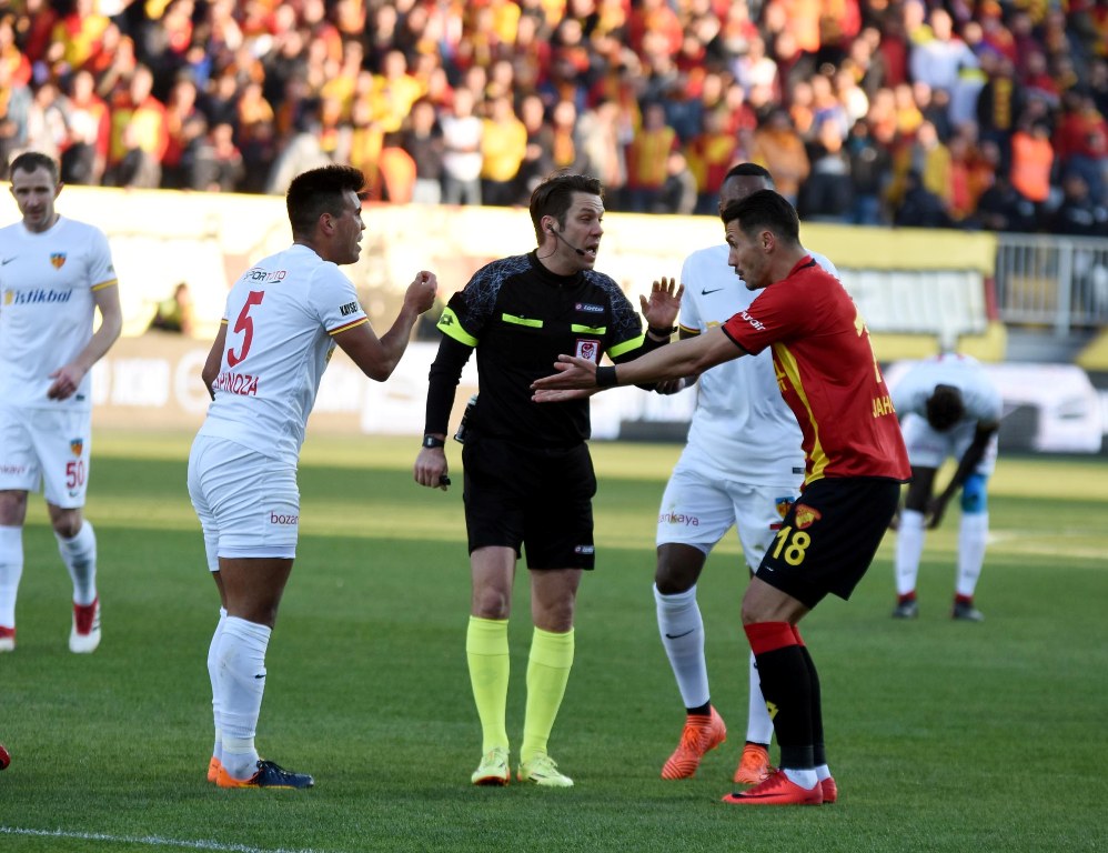 Göztepe Kayserispor'u ağırladı