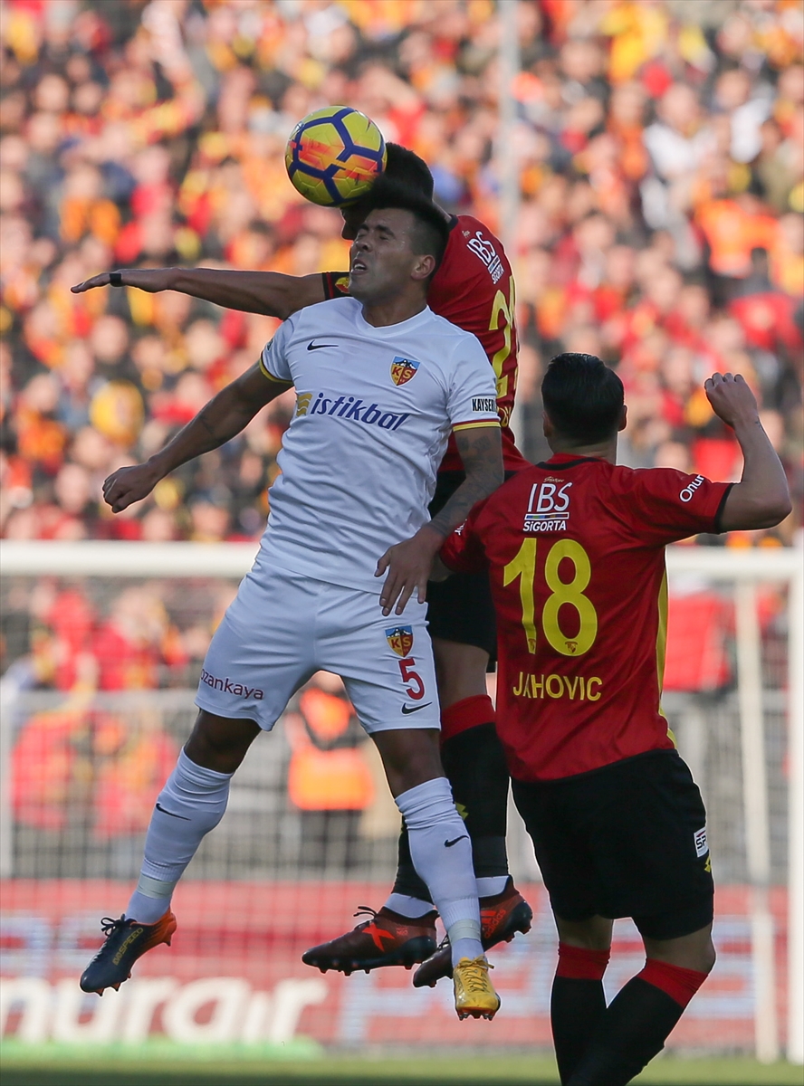 Göztepe Kayserispor'u ağırladı