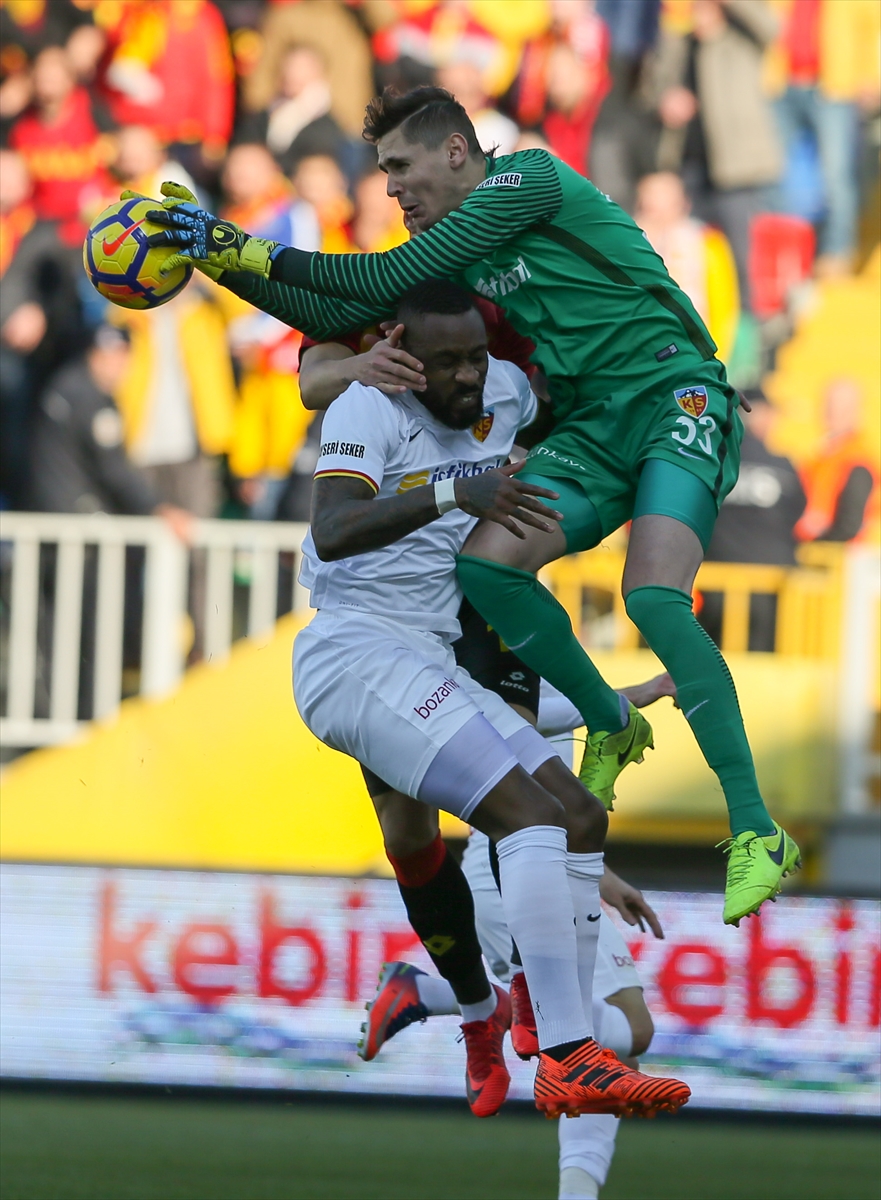 Göztepe Kayserispor'u ağırladı