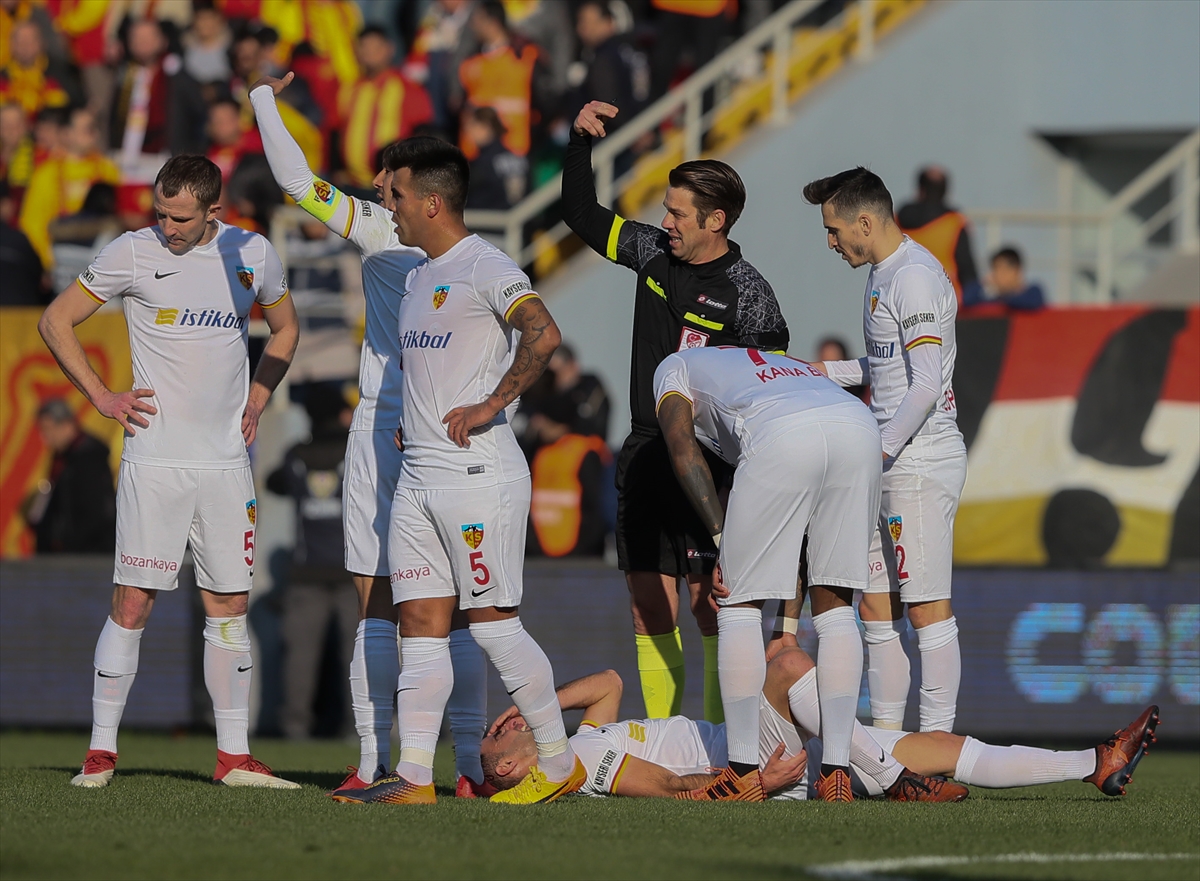 Göztepe Kayserispor'u ağırladı