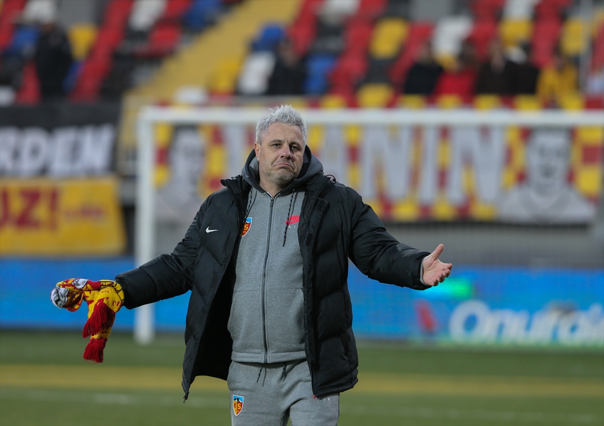 Göztepe Kayserispor'u ağırladı