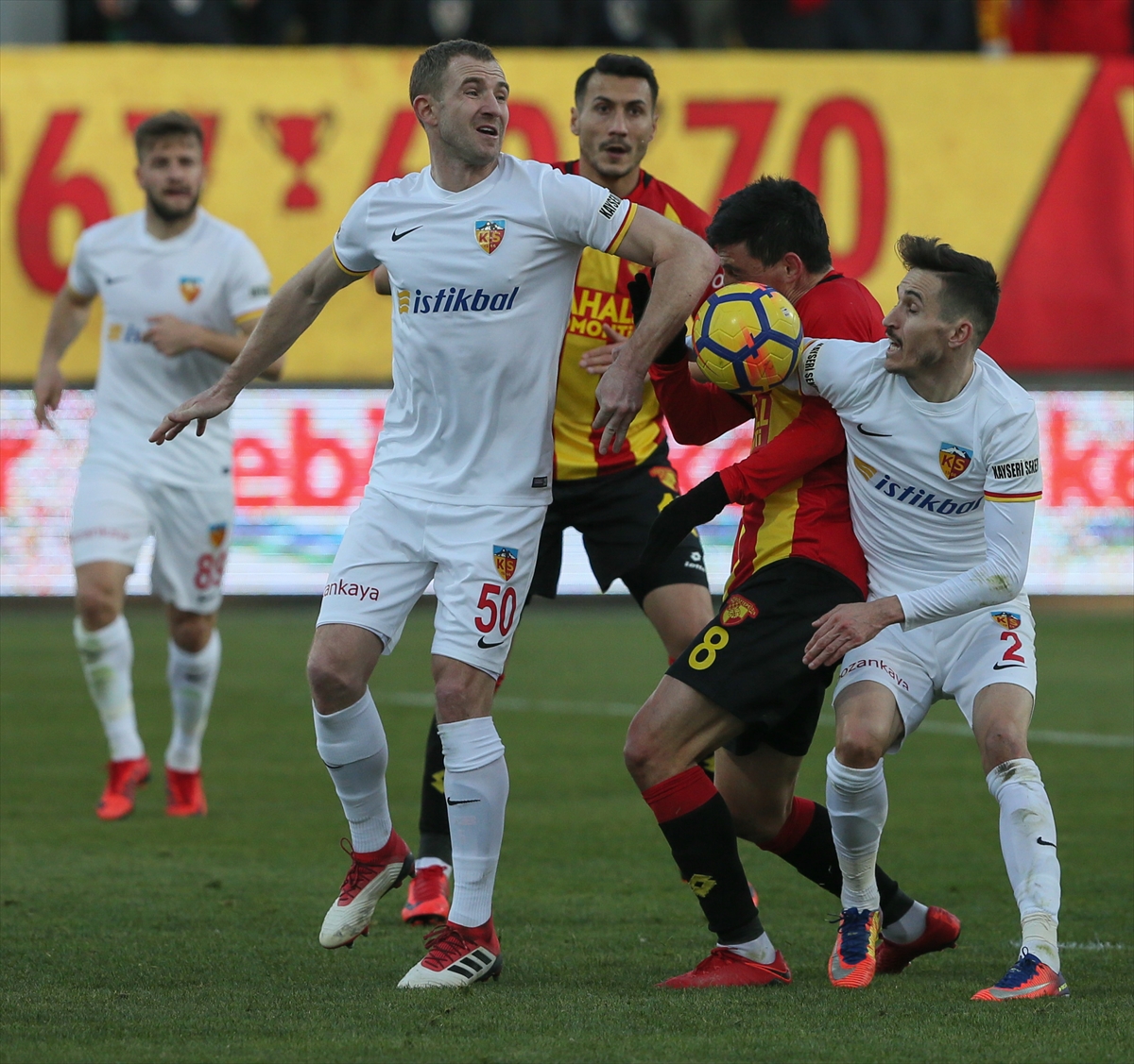 Göztepe Kayserispor'u ağırladı