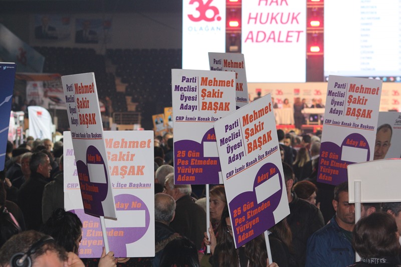 Kurultayda ikinci gün... PM heyecanı