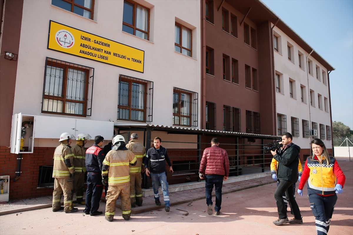 İzmir'de okulda doğalgaz patlaması