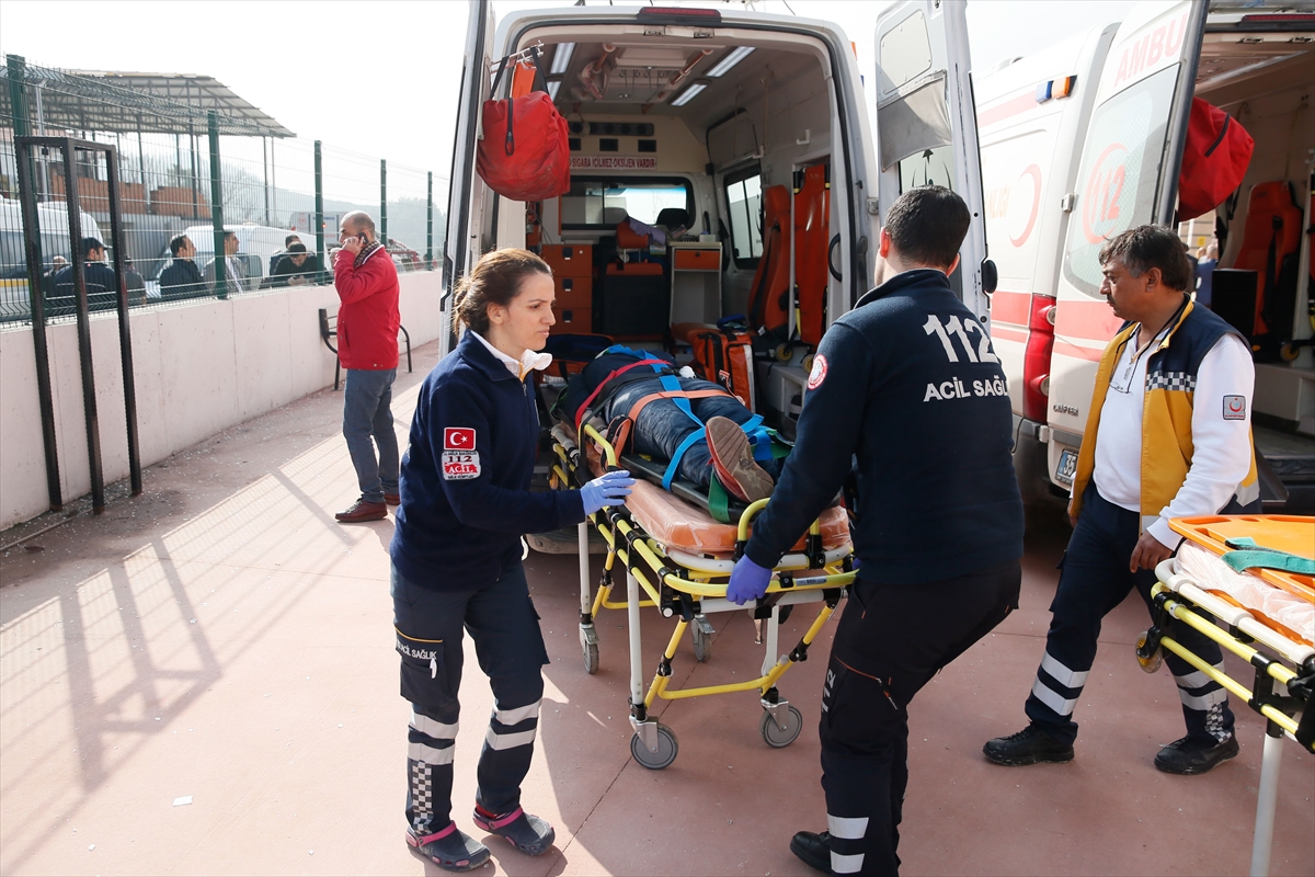 İzmir'de okulda doğalgaz patlaması