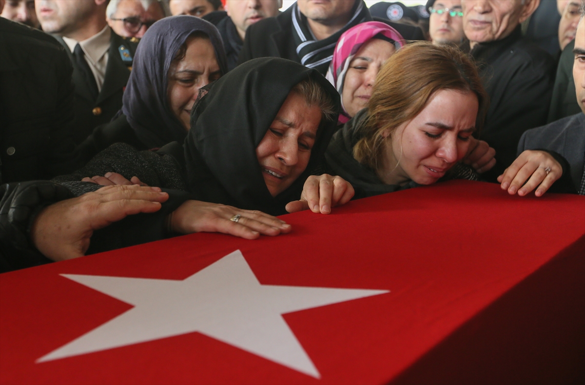 Şehit Pilot Yüzbaşı Karaman son yolculuğuna uğurlandı