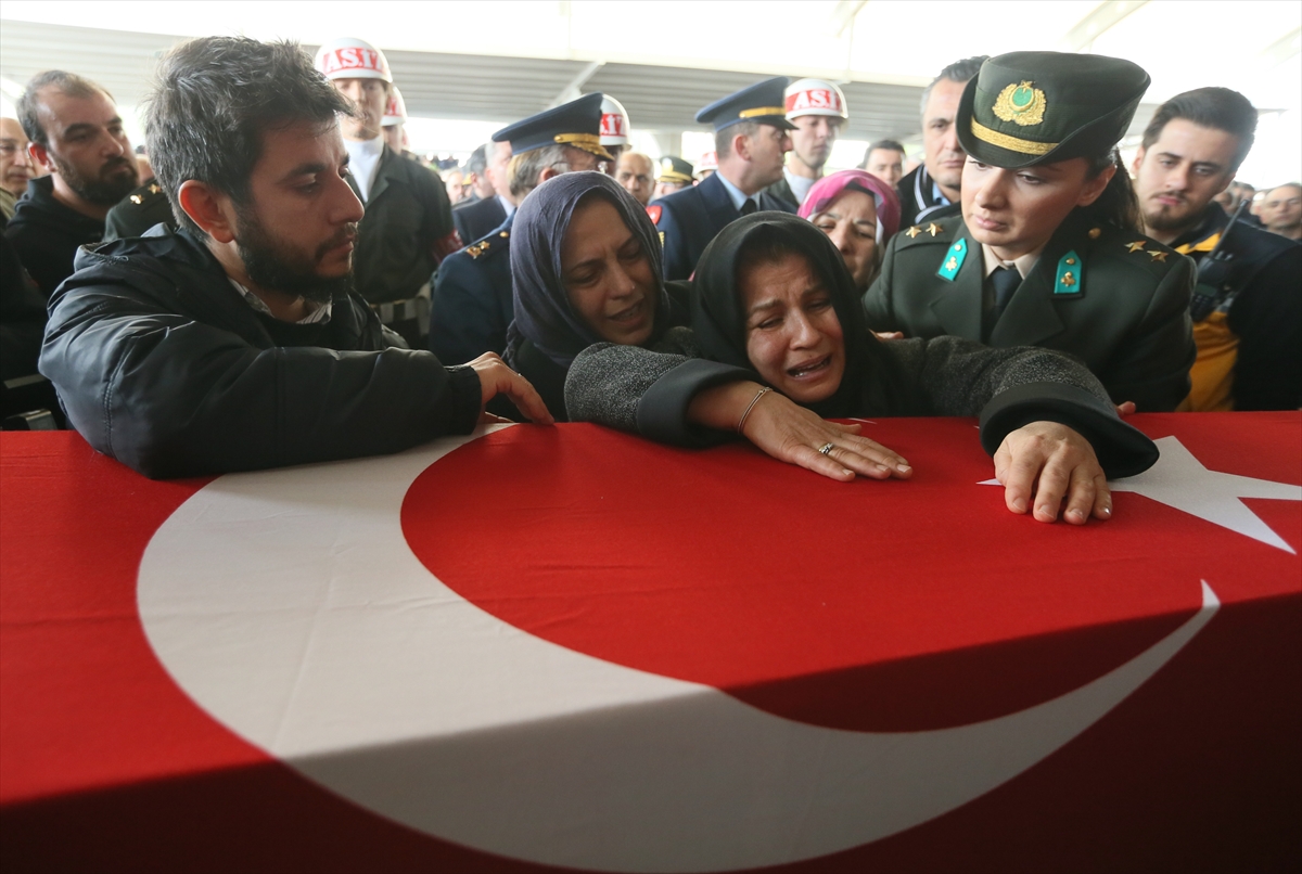 Şehit Pilot Yüzbaşı Karaman son yolculuğuna uğurlandı