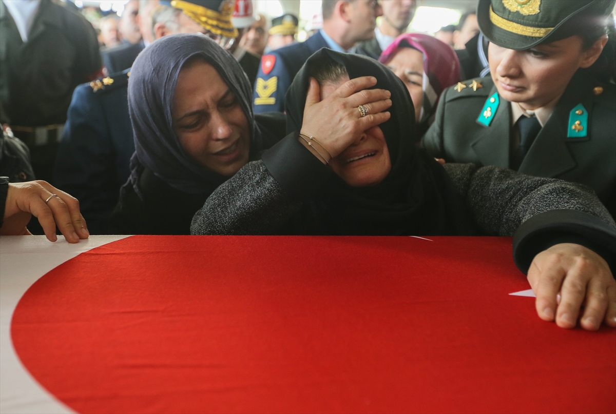 Şehit Pilot Yüzbaşı Karaman son yolculuğuna uğurlandı