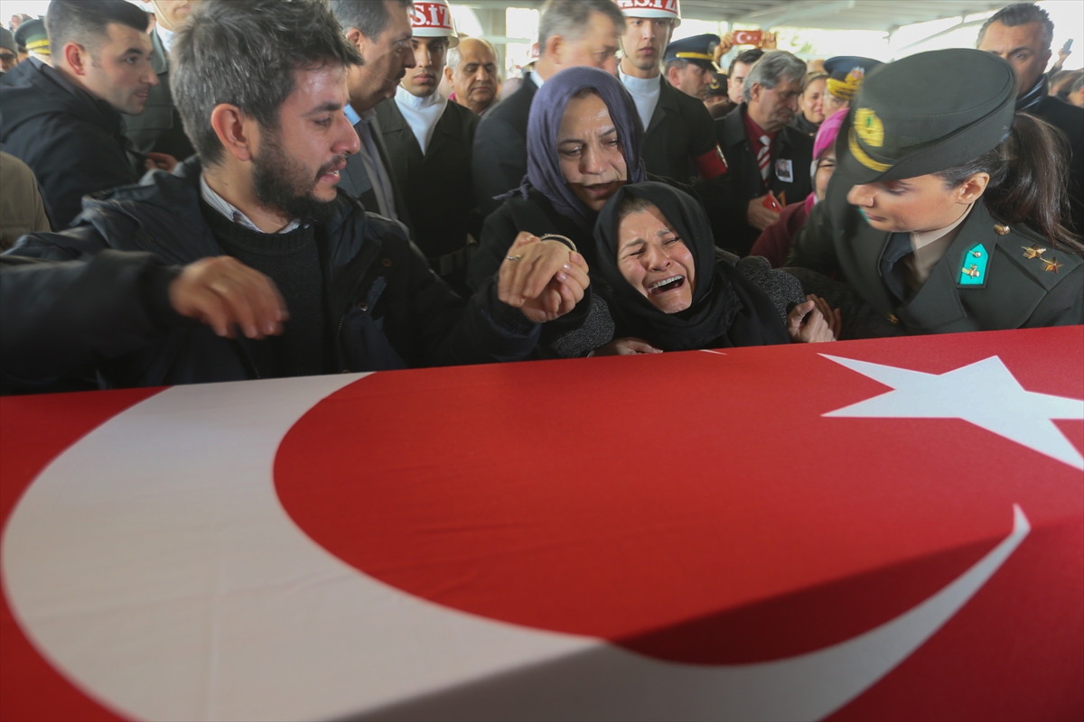 Şehit Pilot Yüzbaşı Karaman son yolculuğuna uğurlandı