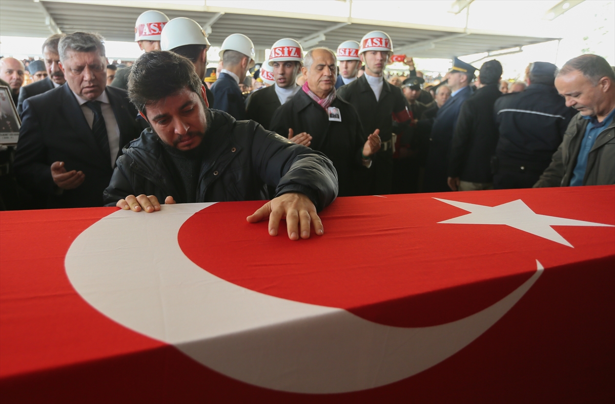 Şehit Pilot Yüzbaşı Karaman son yolculuğuna uğurlandı