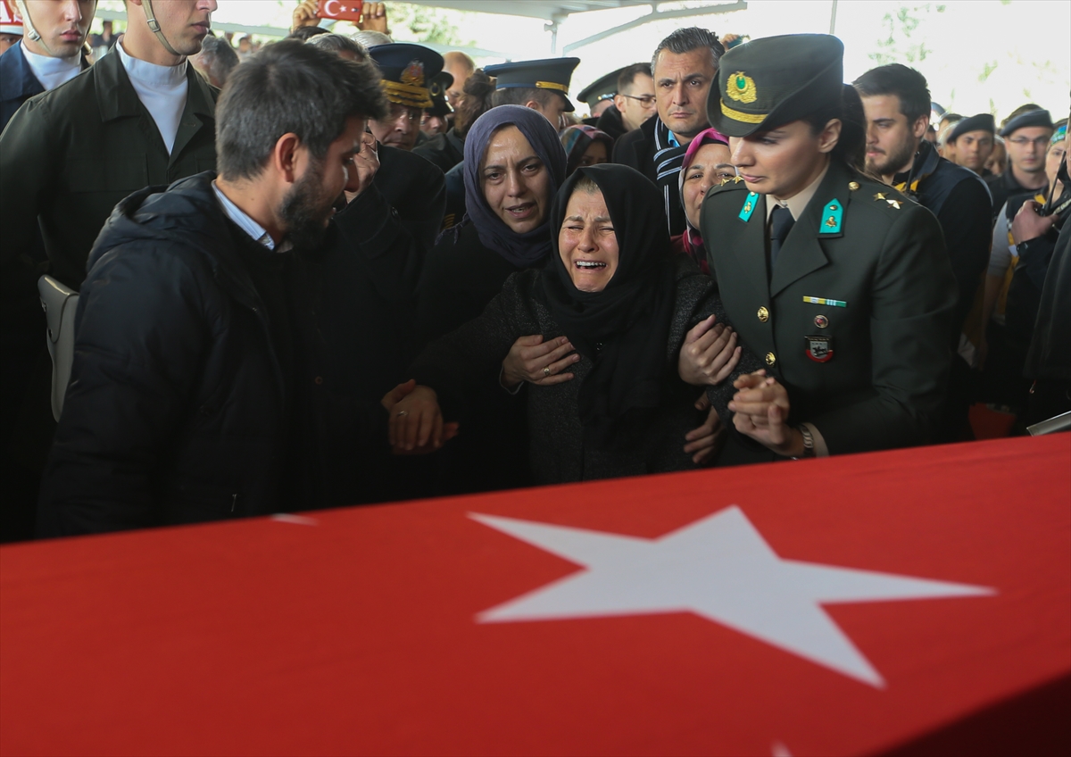 Şehit Pilot Yüzbaşı Karaman son yolculuğuna uğurlandı
