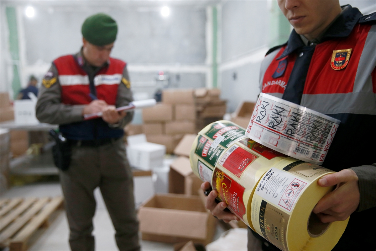 Jandarmadan 'ölüm deposu'na baskın