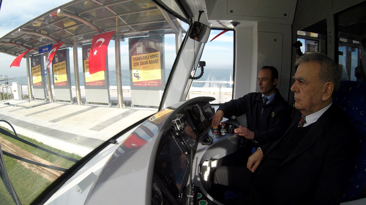 Konak Tramvayı'nda test sürüşü başladı